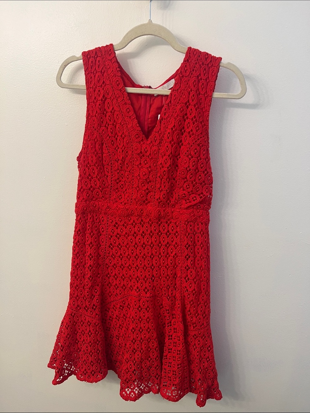 San & Soni Red Lace V‑Neck Sleeveless Dress